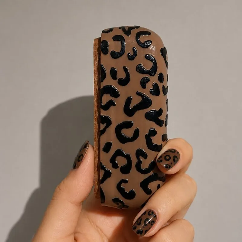 IQOS Iluma i kılıf Leopard Charm, kahverengi